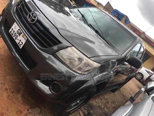Toyota Hilux 2012 Black