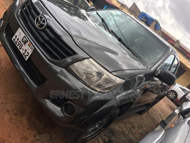 Toyota Hilux 2012 Black
