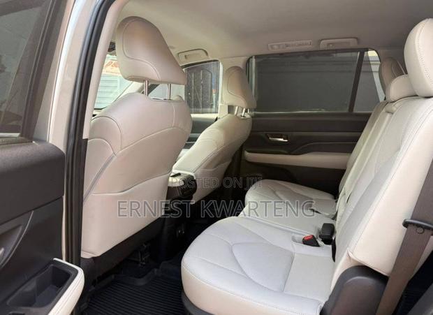 Toyota Grand Highlander 2025 Gray