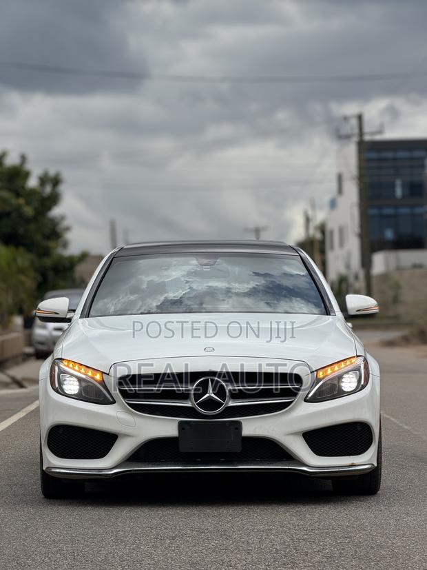 Mercedes-Benz C300 Luxury 4matic Sedan AWD (2.0L 4cyl 7A) 2017 White