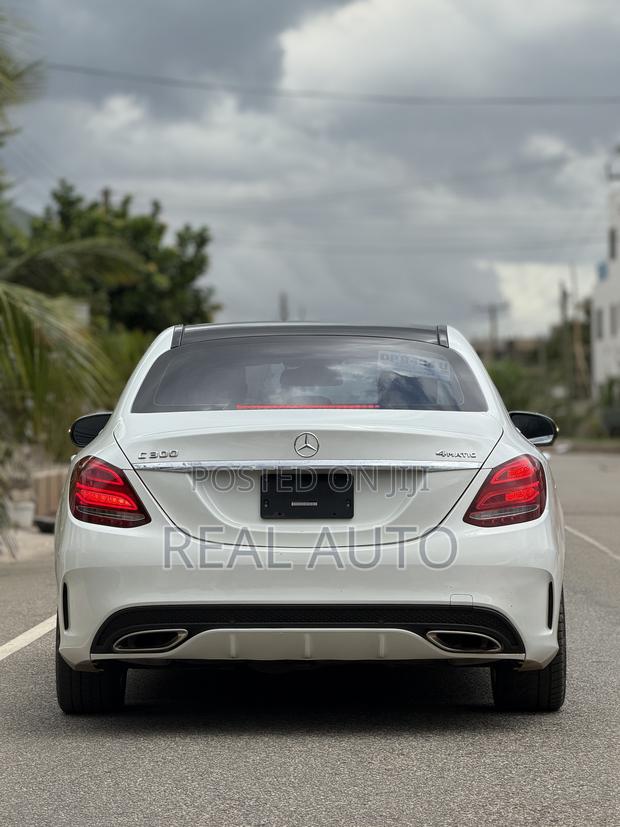Mercedes-Benz C300 Luxury 4matic Sedan AWD (2.0L 4cyl 7A) 2017 White
