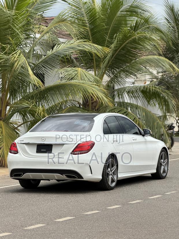 Mercedes-Benz C300 Luxury 4matic Sedan AWD (2.0L 4cyl 7A) 2017 White