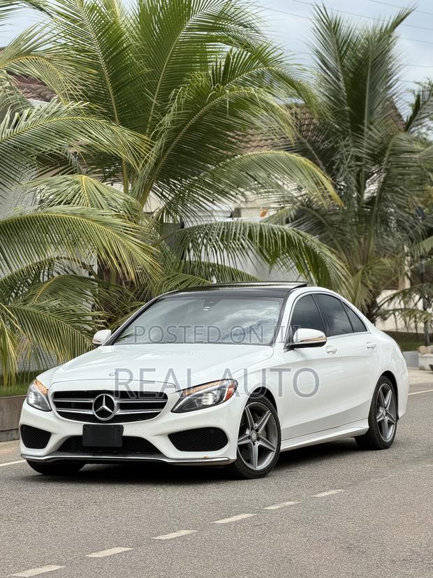 Mercedes-Benz C300 Luxury 4matic Sedan AWD (2.0L 4cyl 7A) 2017 White