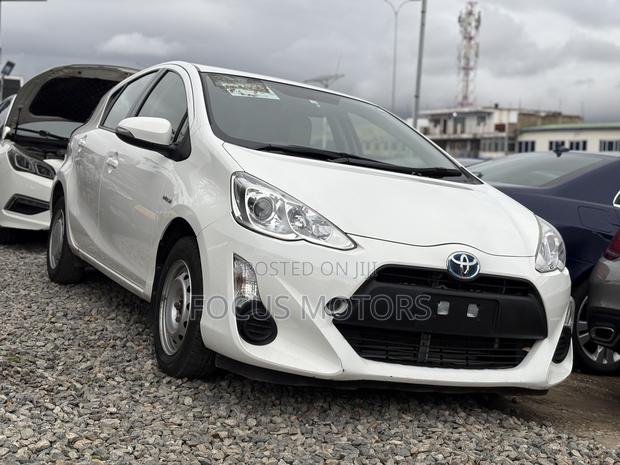 Toyota Aqua 2015 White