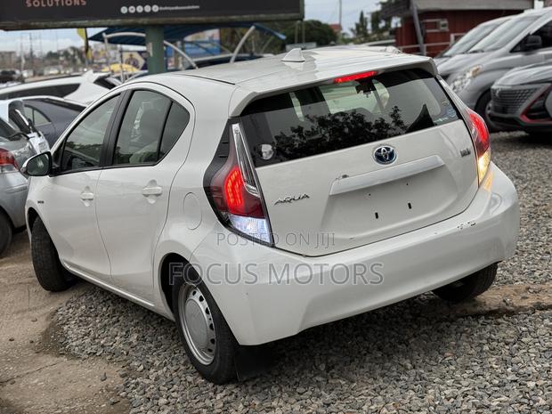 Toyota Aqua 2015 White