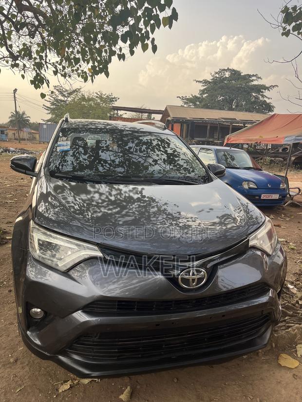 Toyota RAV4 LE FWD (2.5L 4cyl 6A) 2013 Gray