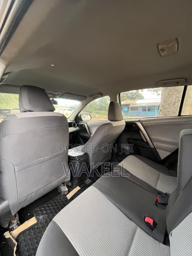 Toyota RAV4 LE FWD (2.5L 4cyl 6A) 2013 Gray