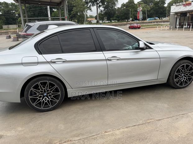 BMW 320i Sedan RWD 2014 Silver