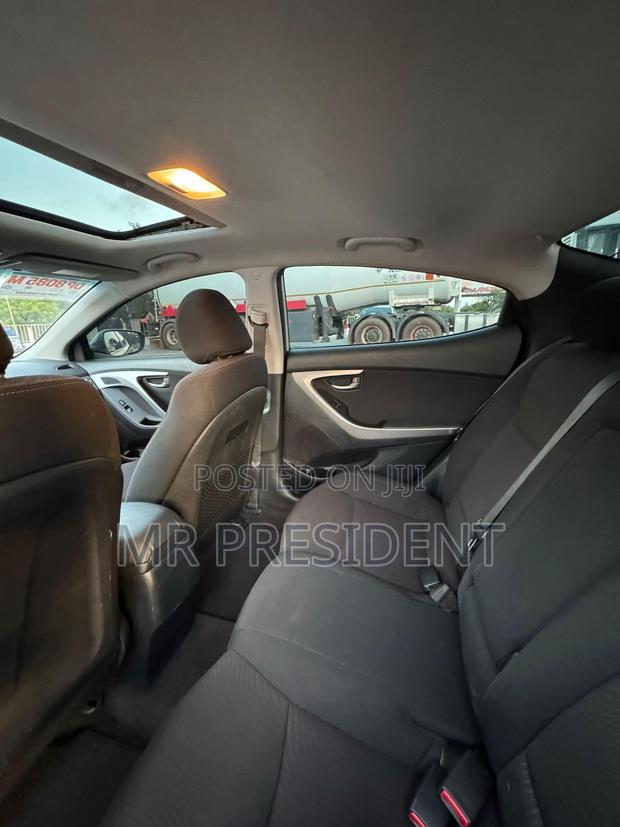 Hyundai Elantra SE Sedan FWD (1.8L 4cyl 6A) 2016 Gray
