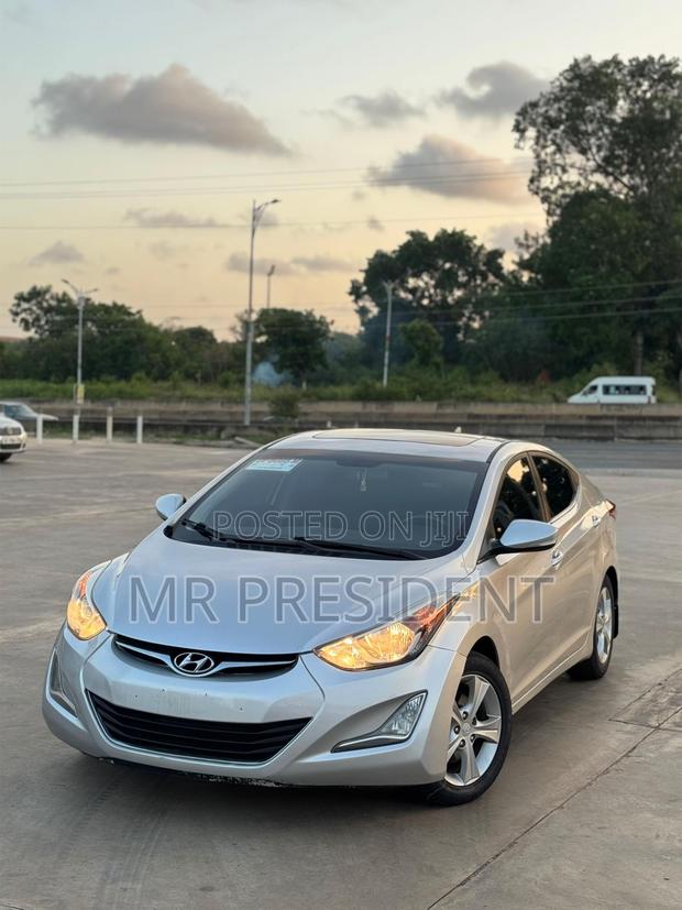 Hyundai Elantra SE Sedan FWD (1.8L 4cyl 6A) 2016 Gray