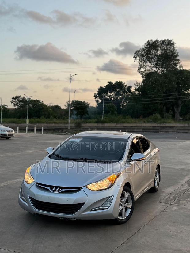 Hyundai Elantra SE Sedan FWD (1.8L 4cyl 6A) 2016 Gray