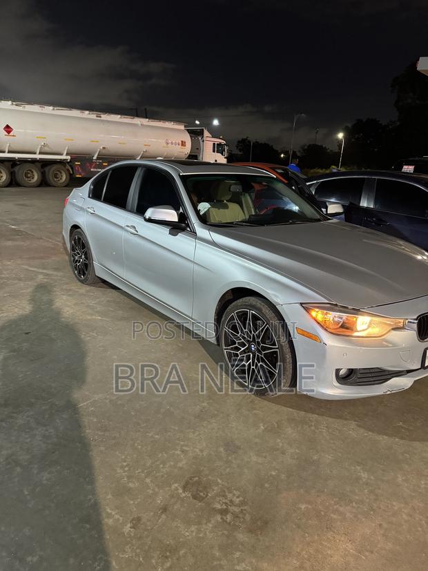 BMW 320i Sedan RWD 2014 Silver