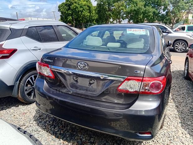 Toyota Corolla LE 4dr Sedan (1.8L 4cyl 4A) 2013 Gray