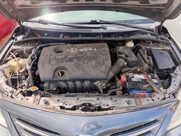 Toyota Corolla LE 4dr Sedan (1.8L 4cyl 4A) 2013 Gray