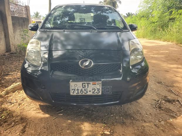 Toyota Vitz 1.3 AWD 3dr 2010 Black