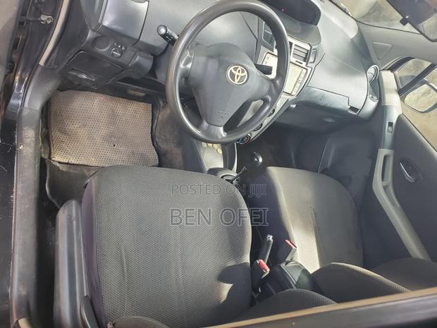 Toyota Vitz 1.3 AWD 3dr 2010 Black