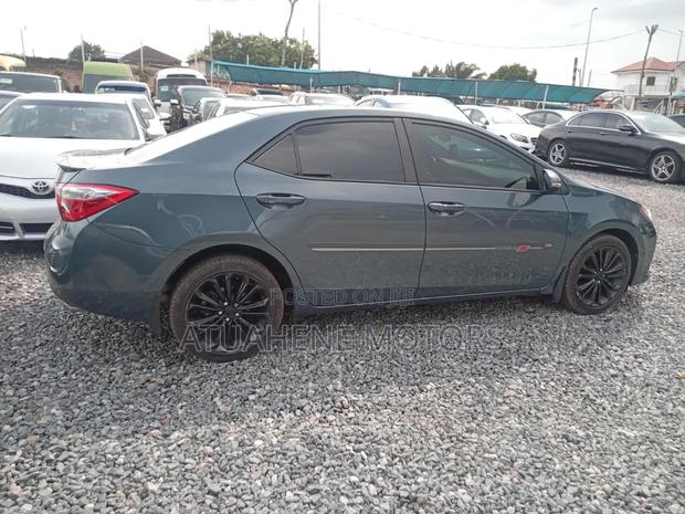 Toyota Corolla L 4dr Sedan (1.8L 4cyl 4A) 2015