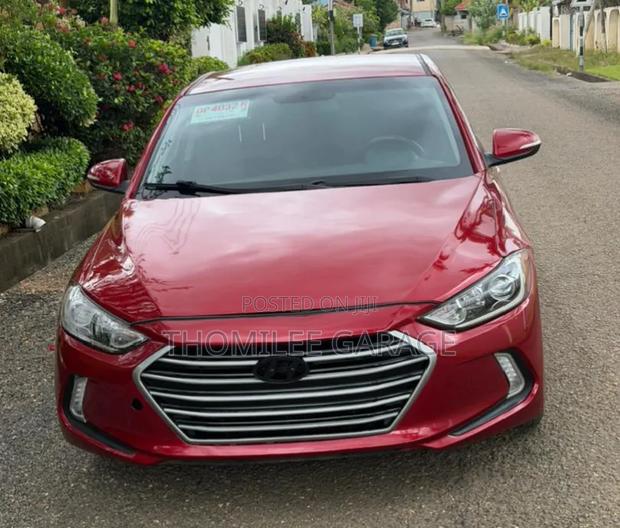 Hyundai Elantra SE Sedan FWD (2.0L 4cyl 6M) 2017 Beige