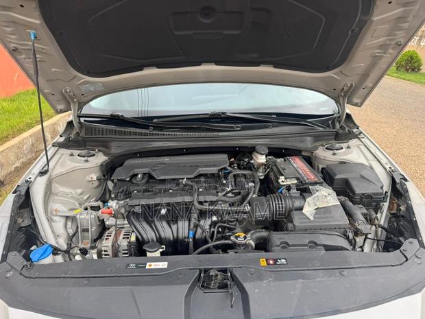 Hyundai Elantra SE 2021