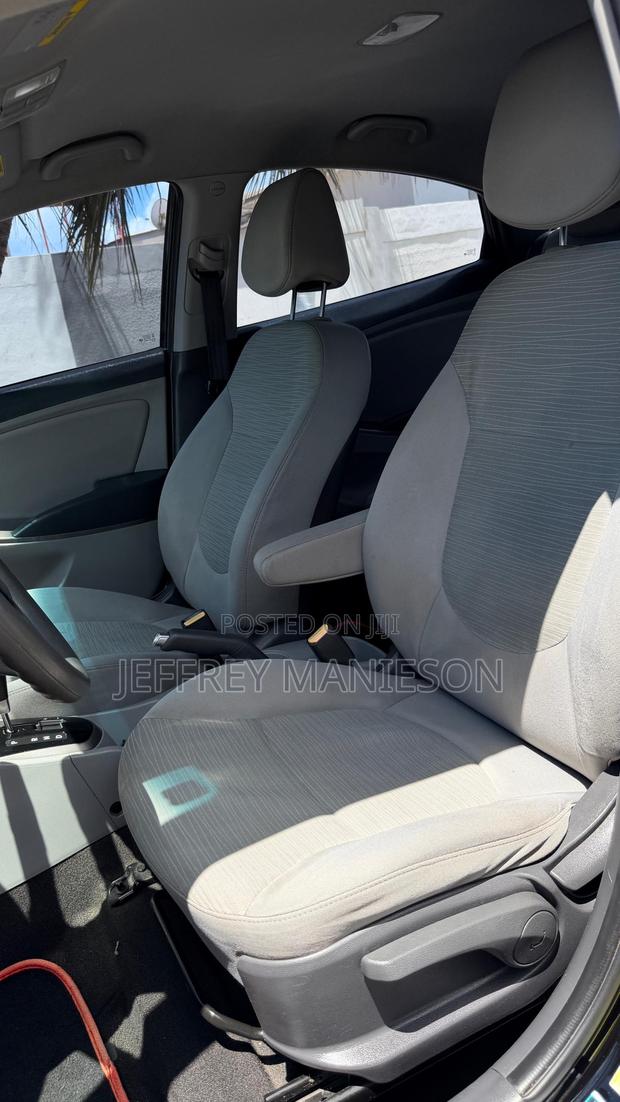 Hyundai Accent 2016 Black