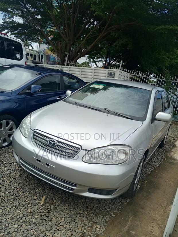 Toyota Corolla Base 4dr Sedan (1.8L 4cyl 5M) 2010 Silver
