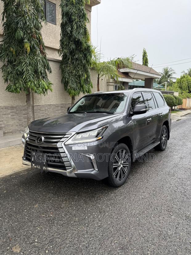 Lexus LX 570 AWD 2021 Silver