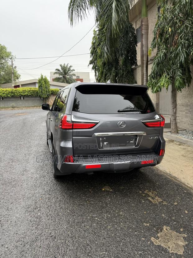 Lexus LX 570 AWD 2021 Silver