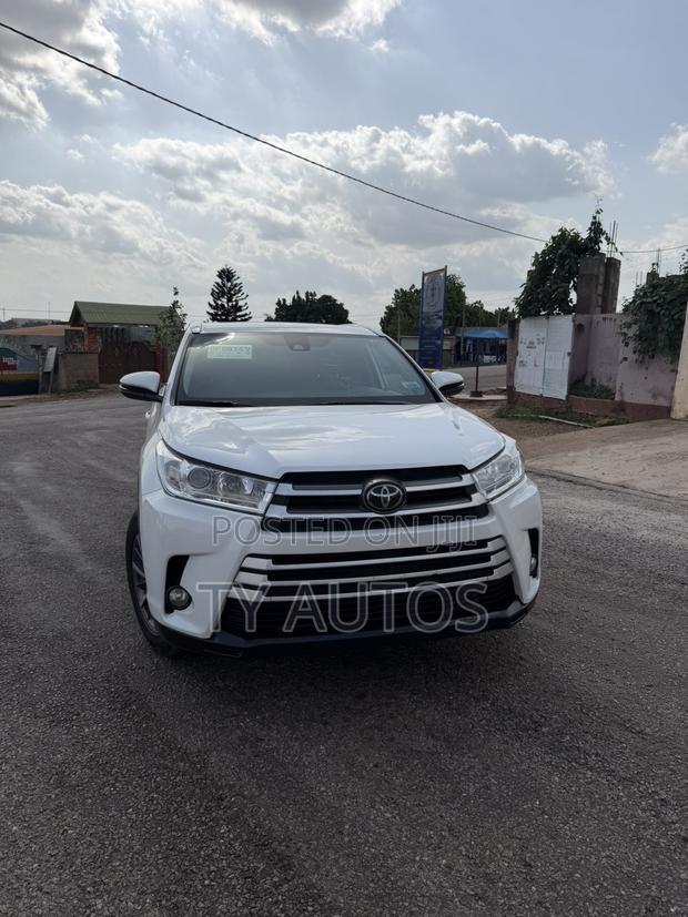 Toyota Highlander XLE 2019 White
