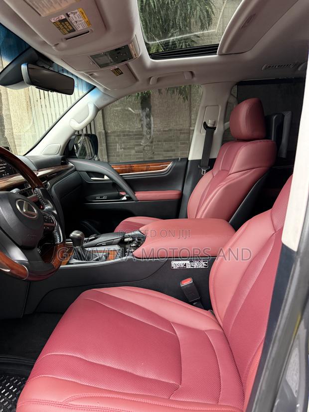 Lexus LX 570 AWD 2021 Silver