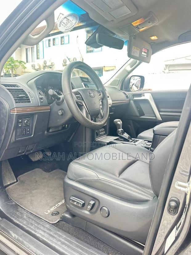 Toyota Land Cruiser Prado 2023 Gray