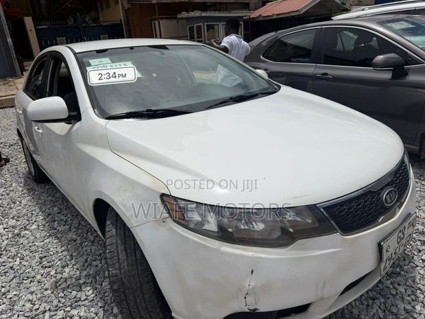 Kia Forte EX Sedan 2012 White