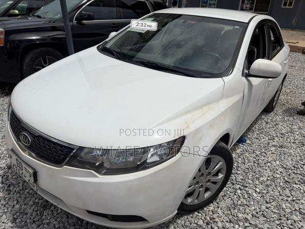 Kia Forte EX Sedan 2012 White