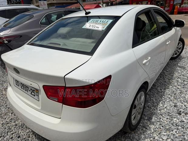 Kia Forte EX Sedan 2012 White
