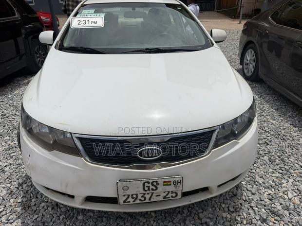 Kia Forte EX Sedan 2012 White