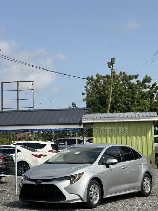Toyota Corolla SE (1.8L 4cyl 2A) 2019 Silver