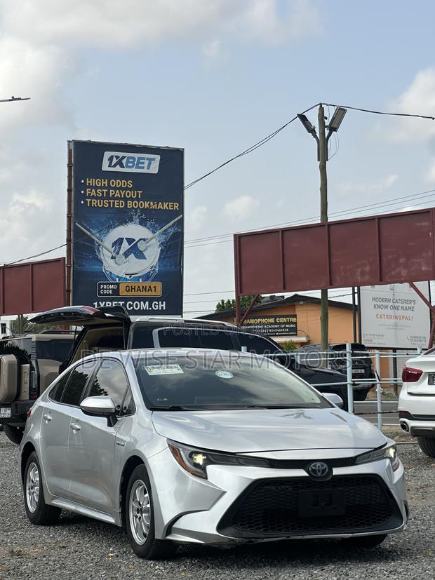 Toyota Corolla SE (1.8L 4cyl 2A) 2019 Silver