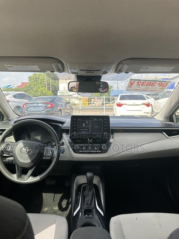 Toyota Corolla SE (1.8L 4cyl 2A) 2019 Silver