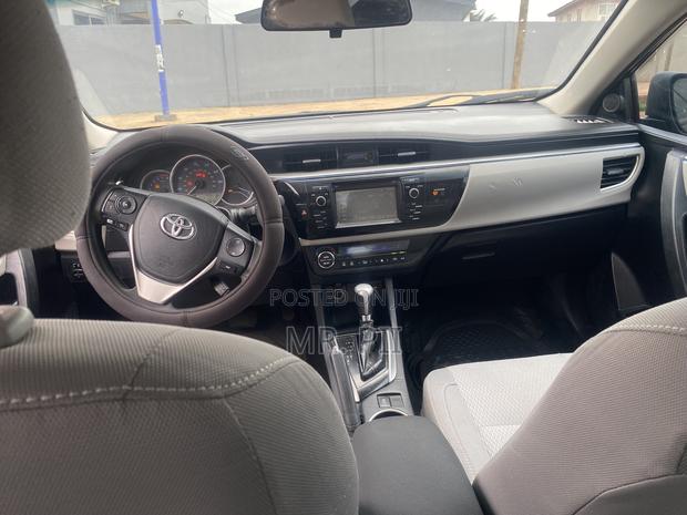 Toyota Corolla 2016 Black