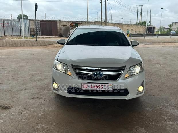 Toyota Camry LE 4dr Sedan (2.5L 4cyl 6A) 2013 Pearl