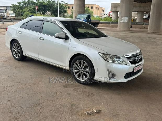 Toyota Camry LE 4dr Sedan (2.5L 4cyl 6A) 2013 Pearl