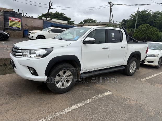 Toyota Hilux Rugged X 4x4 2019 White
