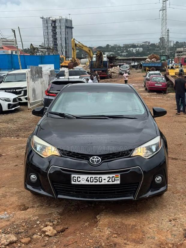 Toyota Corolla LE 4dr Sedan (1.8L 4cyl CVT) 2015 Black