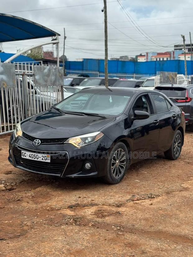 Toyota Corolla LE 4dr Sedan (1.8L 4cyl CVT) 2015 Black