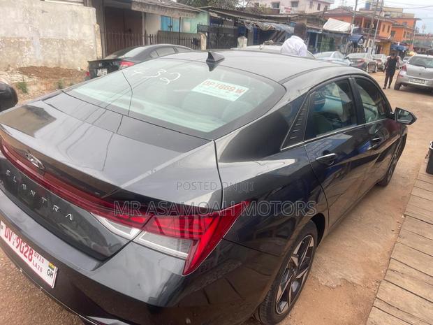 Hyundai Elantra SE 2023 Black