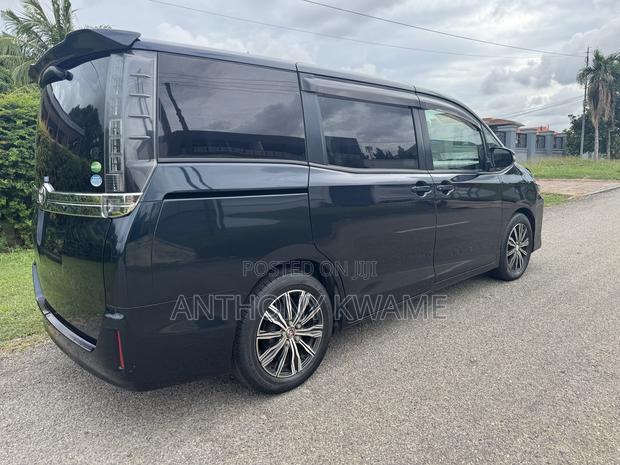 Toyota Voxy 2015 Black