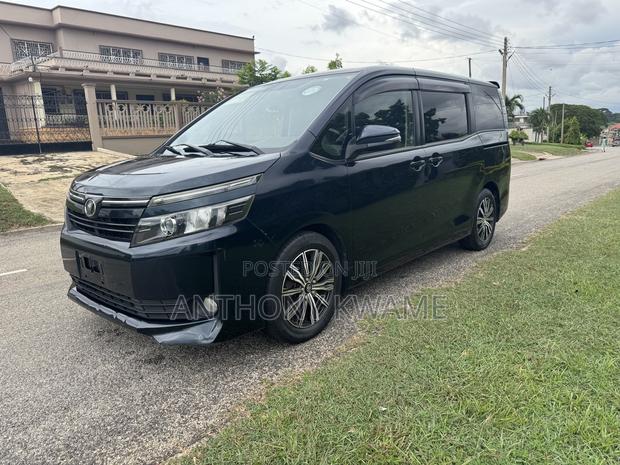 Toyota Voxy 2015 Black