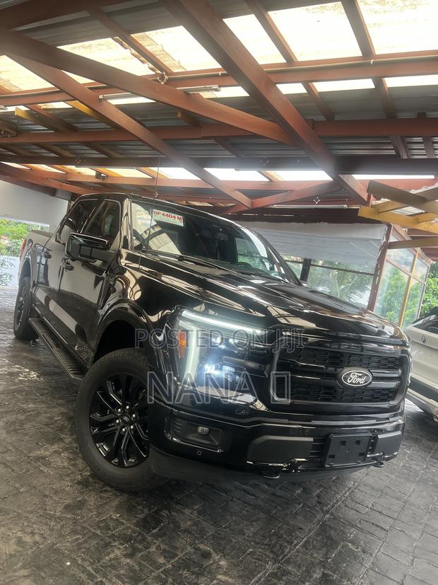 Ford F-150 LARIAT 4WD SuperCrew 6.5' Box 2025 Black