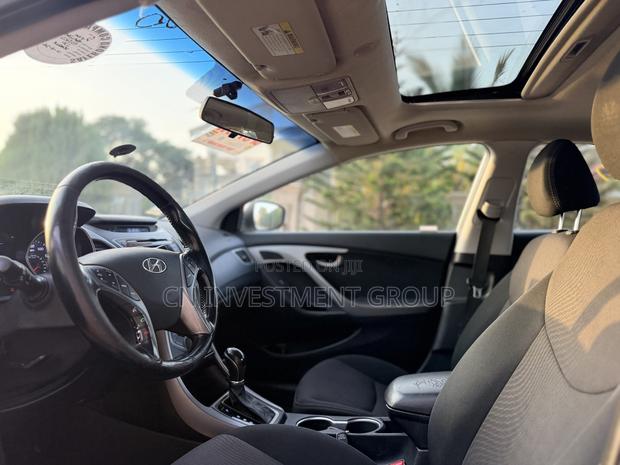 Hyundai Elantra Value Edition Sedan FWD (1.8L 4cyl 6A) 2016 White