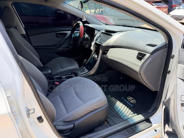 Hyundai Elantra GLS Sedan FWD (1.8L 4cyl 6M) 2013 White
