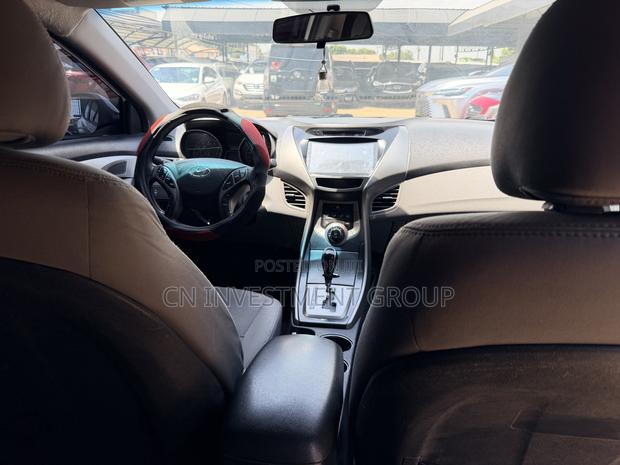 Hyundai Elantra GLS Sedan FWD (1.8L 4cyl 6M) 2013 White
